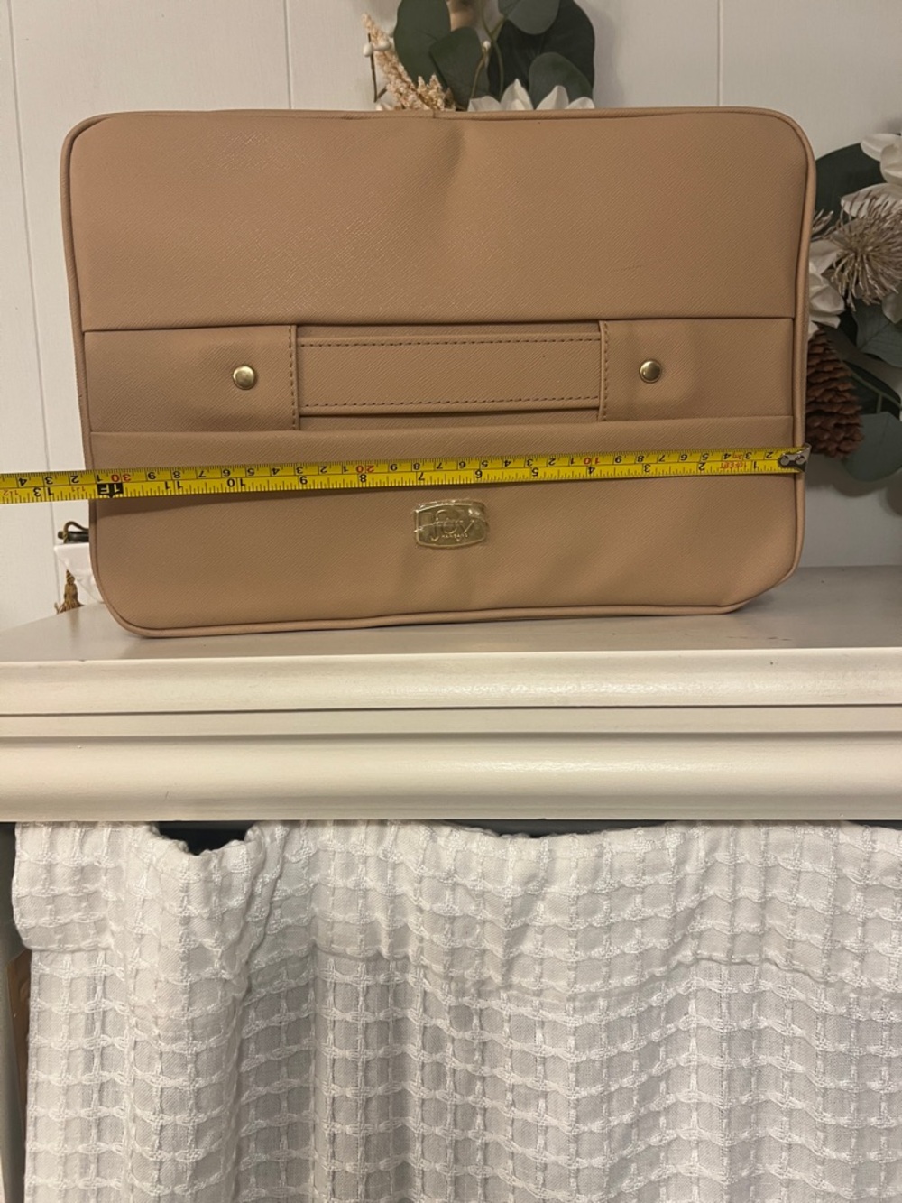 Joy Mangano 2 piece set-Tan jewelry case and roll- up cosmetic or jewelry bag - Picture 6 of 9